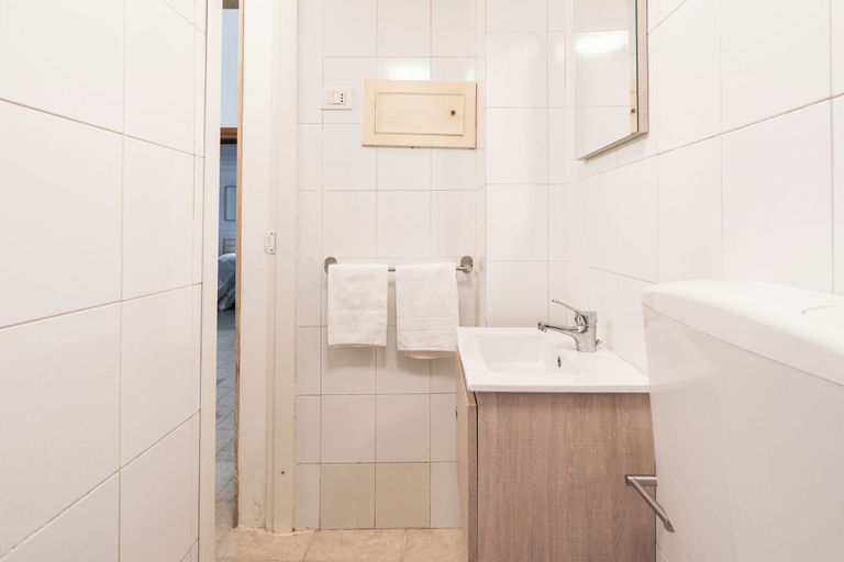 Bathroom 3, Meta Apartment by Wonderful Italy, Bari