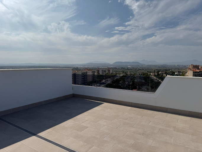 3, Luxurious 2-bedroom Apartment in Arenals del Sol With Pool and Sea Views, Alicante