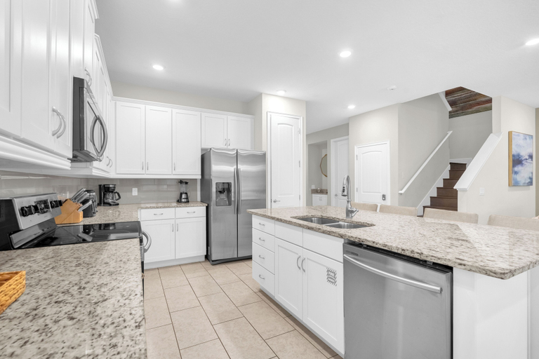 Private kitchen 4, Endless fun Explore this great Villa, Osceola