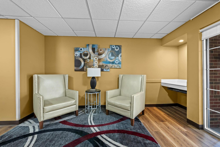 Public Area 3, Suburban Studios Charlotte – Executive Park, Mecklenburg