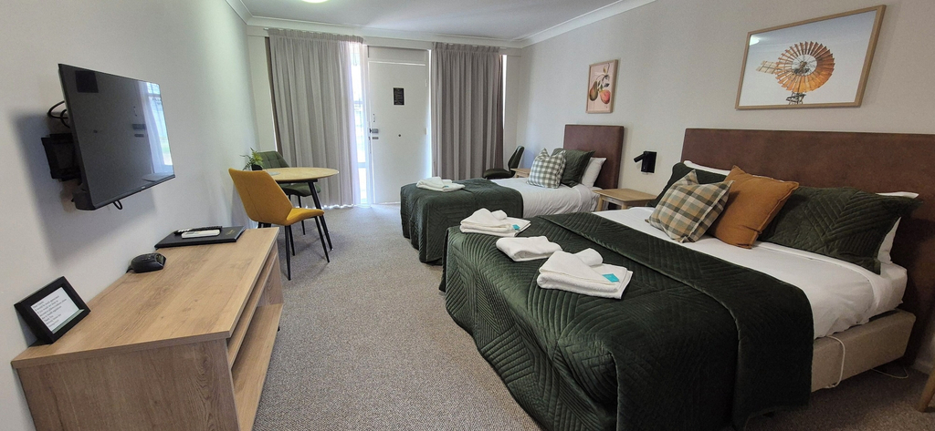 Room 4, Molong Motor Inn, Cabonne