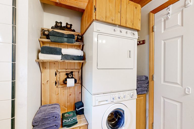 Laundry, Craftsman Hideaway #630, San Bernardino