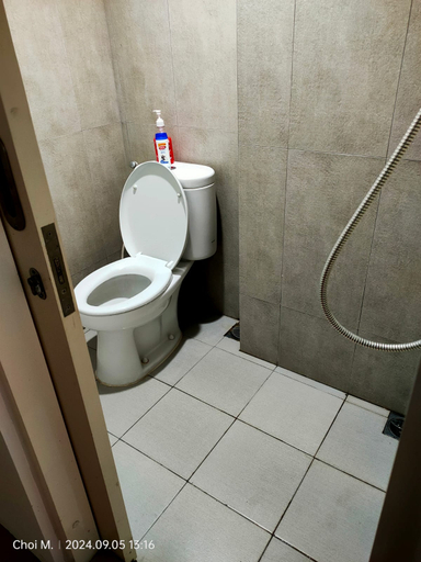 Bathroom, Apartemen Cornel Type Soho Citraland, Surabaya