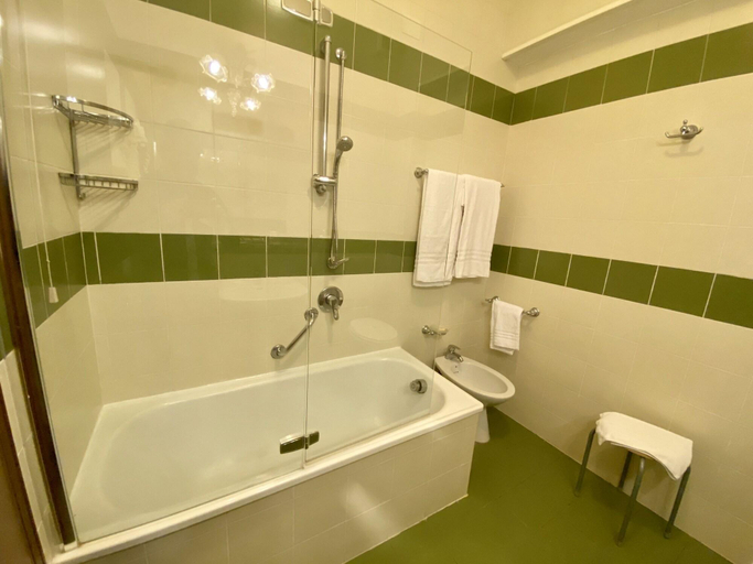 Bathroom 5, Hotel Florida, Venezia