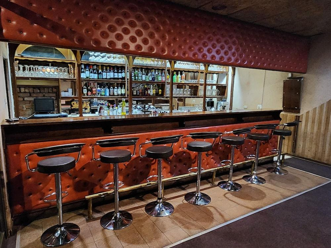Food & Drinks 4, Postmasburg Inn, Siyanda