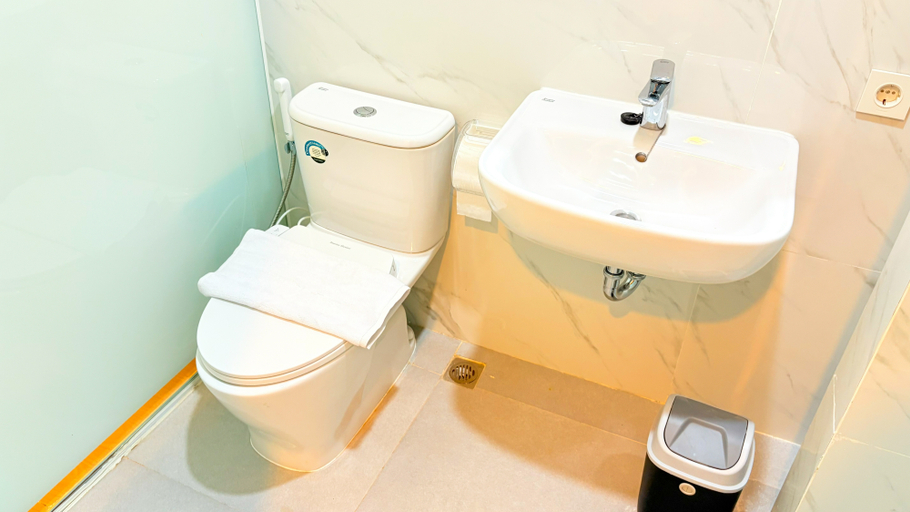 Bathroom 3, Grand Brani Hotel Solo, Solo