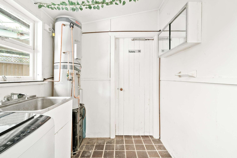 Bathroom 3, Courtyard Double Room in Peakhurst - Central Location - Shared Bathroom, Sydney