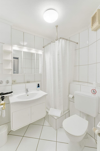 Bathroom 4, Hotel Petersburg, Düsseldorf