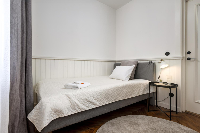 Others 4, 1800 by Vince Stay - Private Rooms in Town Hall Square, Tartu