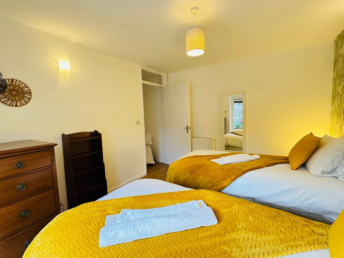 Bedroom 5, Peridot House in Cambridge, Cambridgeshire