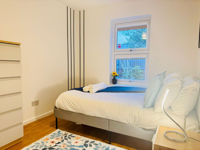 Bedroom 3, Peridot House in Cambridge, Cambridgeshire