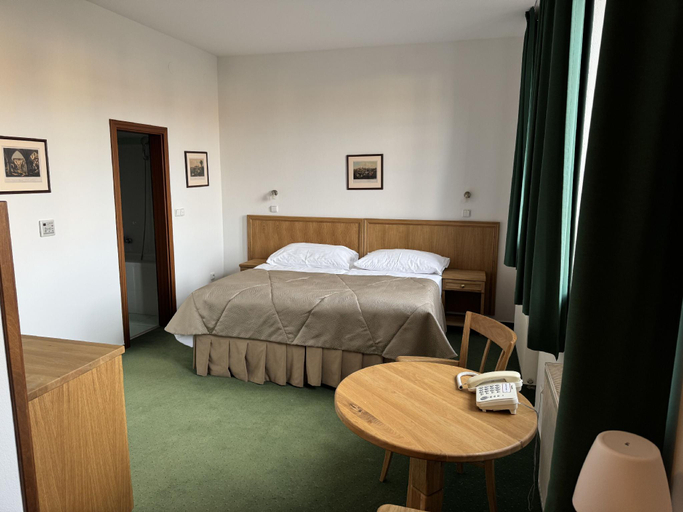 Bedroom 2, LH Hotel Mlyn, Český Krumlov