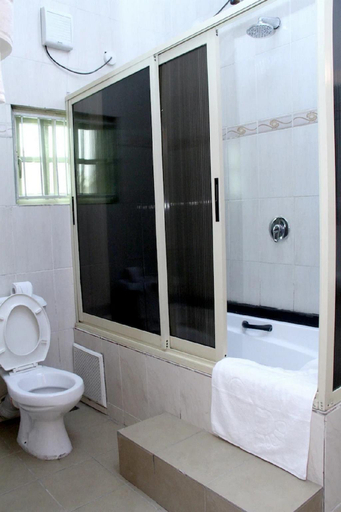 Bathroom, Queensgate Continental , Port Harcourt