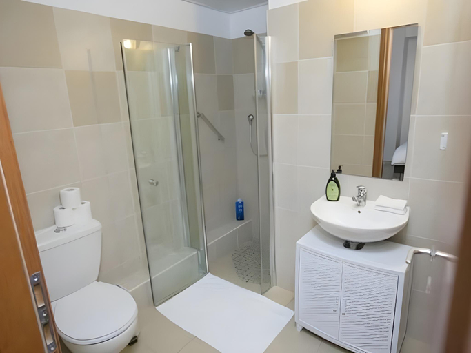 Bathroom 3, Windows of Jerusalem Vacation Apartments By Exp