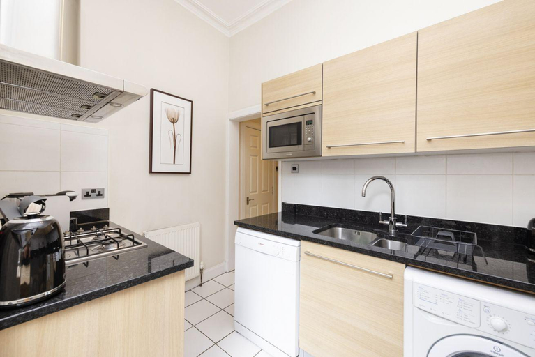 Others 5, Chic Apartment near Stockbridge Market, Edinburgh