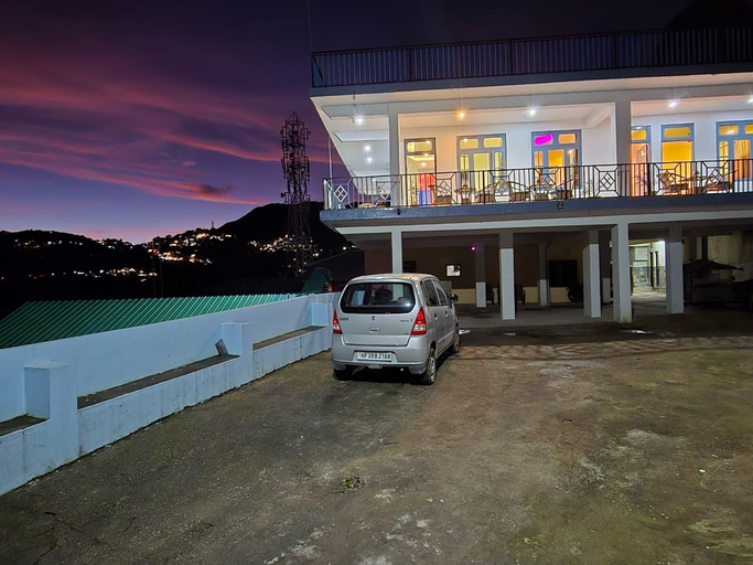 Parking lot 5, Aangan Royal Stay - Your Mountain Home in Dharamshala, Kangra