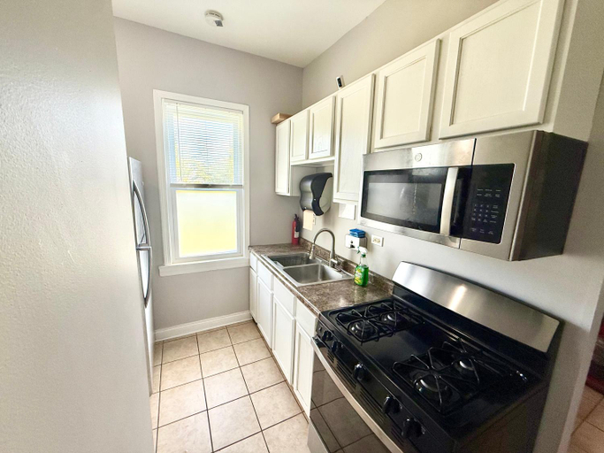 Others 3, BEST PLACE TO STAY - Close to Downtown! - FREE PARKING!, Cook