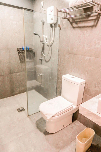 Bathroom, Z Pad Residences, Tacloban City