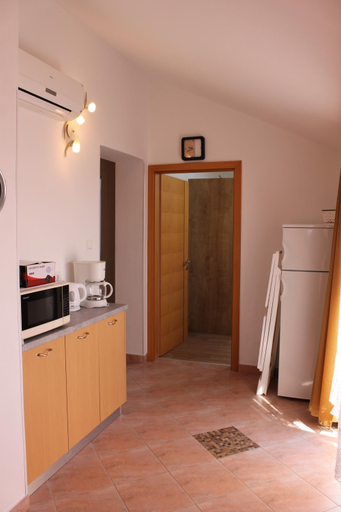 Others 4, Apartmani Mladenka, Malinska-Dubašnica