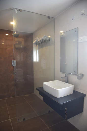 Bathroom 3, Hotel Aalcajars Inn, Patna