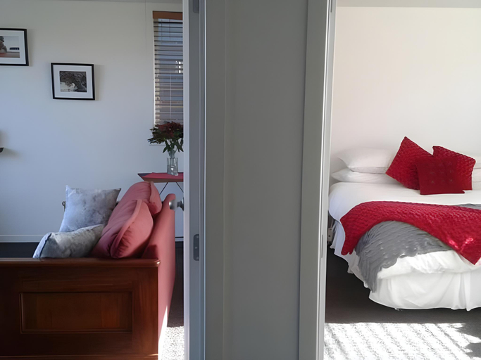 Bedroom 2, Mahurangi West Wing - Luxury Bed and Breakfast, Rodney