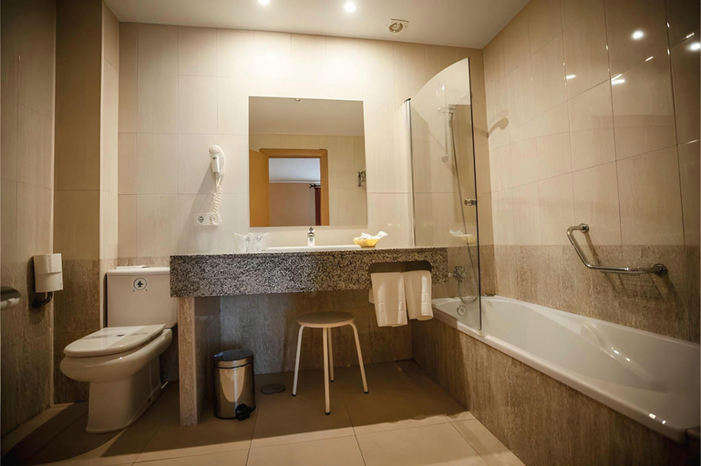 Bathroom, Gran Hotel Ciudad del Sur, Cádiz