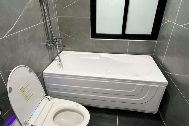 Bathroom 2, 22Housing Luxury Apartment 4/81 Linh Lang, Ba Đình