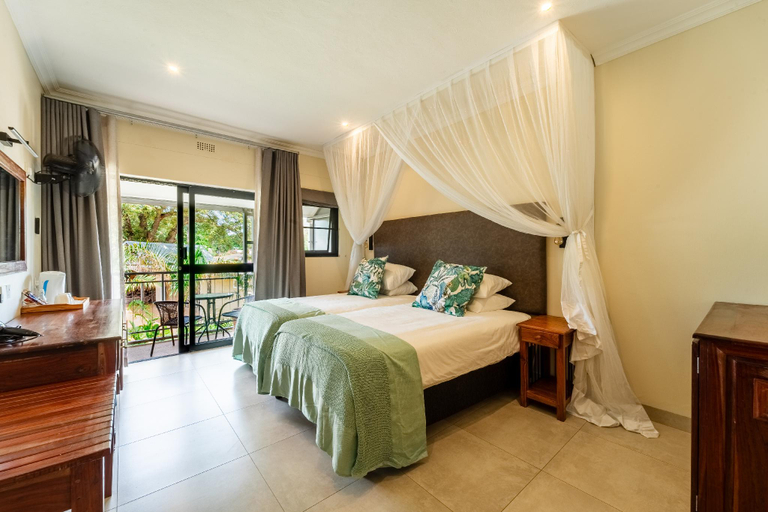 Bedroom 2, Victoria Falls Oasis Hotel, Hwange