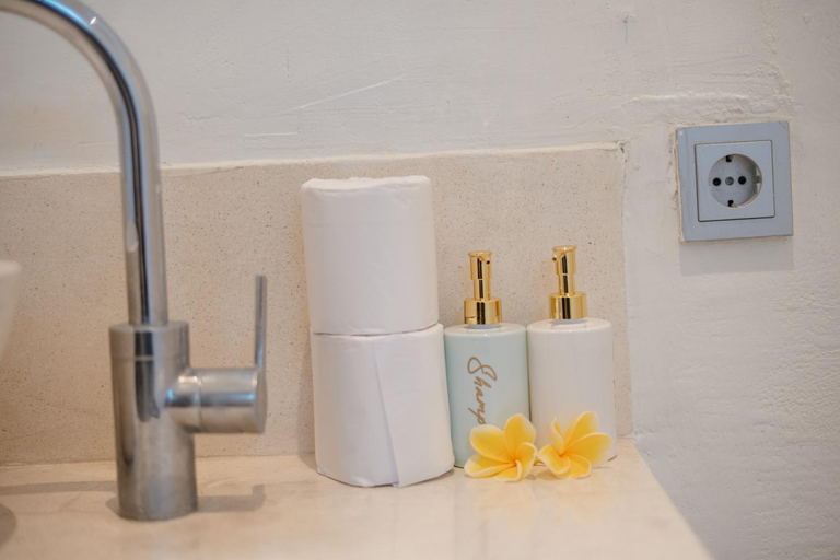 Bathroom 4, Kubu Gena Studio, Badung