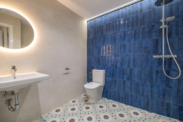 Bathroom 4, Carmen Beach Hostel Cullera, Valencia