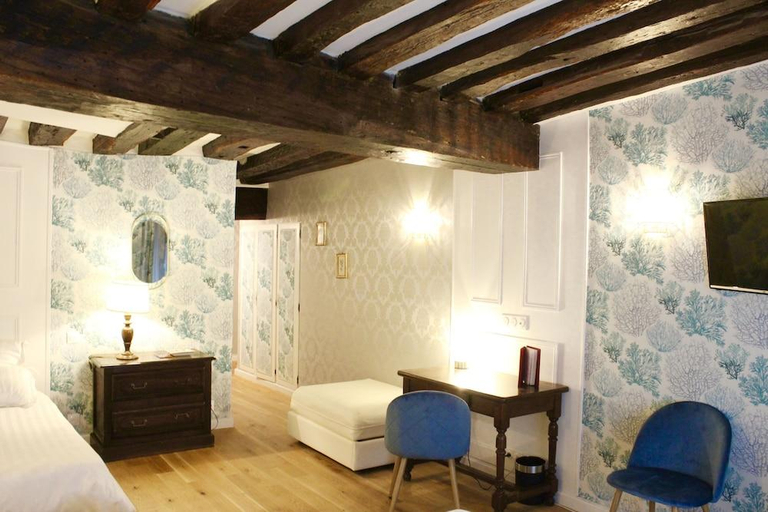 Bedroom 2, Hotel de la Bretonnerie, Paris