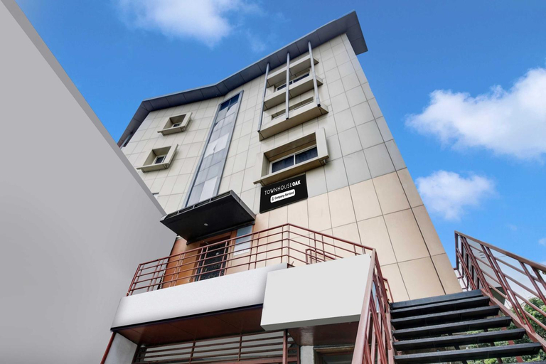 Entrance 4, Townhouse Oak Mysuru City Bus Terminal, Mysore