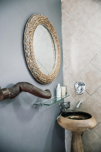 Bathroom 4, Lamon Guesthouse, Fezile Dabi