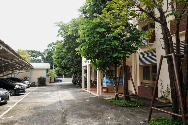 Parking lot 3, Thong Poon Apartment Chiang Mai, Muang Chiang Mai