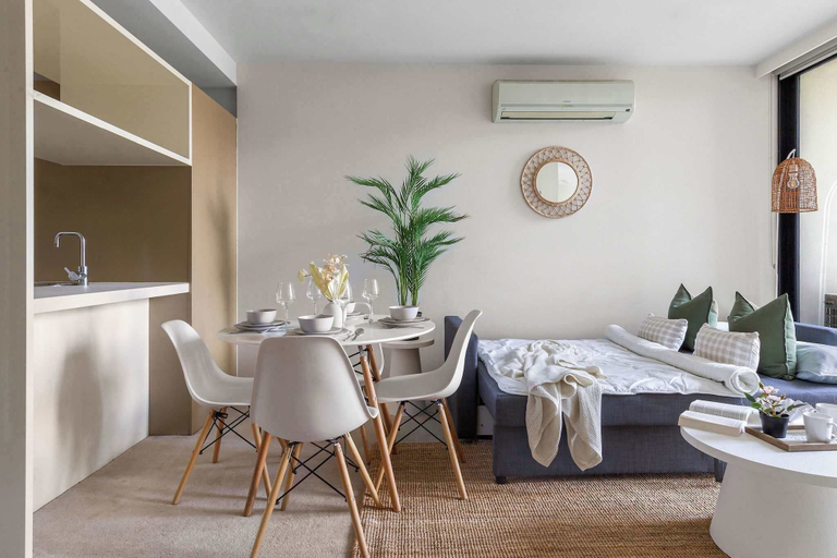 Interior 2, Serene 2BR Apartment in the Heart of Melbourne, Melbourne
