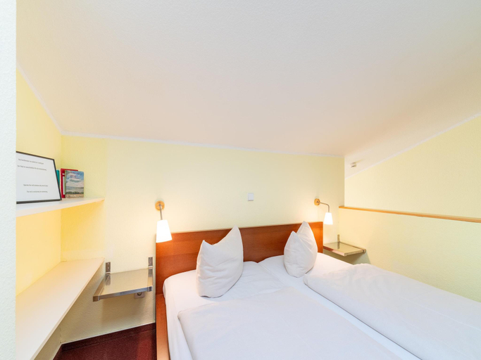 Bedroom 3, Elegant eingerichtete Ferienwohnung, Mecklenburgische Seenplatte