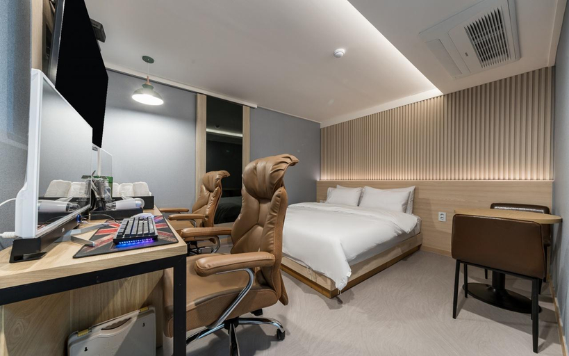 Bedroom 2, Wolgot Seven, Siheung