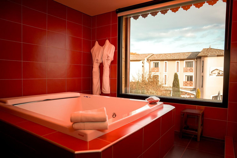 Bathroom 3, Georges Blanc Parc et Spa - Relais et Chateaux, Ain