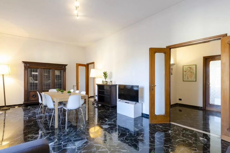 Others 4, ALTIDO Spacious 3-BR Apartment near Boccadasse, Genova
