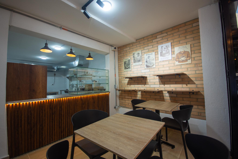 Food & Drinks 3, Novus Laureles, Medellín