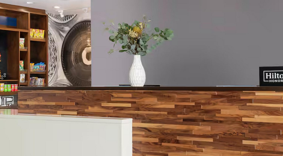 Reception 5, Hampton Inn & Suites By Hilton North Haven, New Haven
