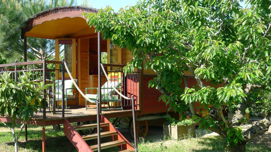 Others 4, Les Piegonnaises - Deux luxueuses roulottes et la cabane en Drome Provencale, Drôme