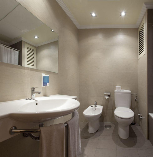 Bathroom 5, Hotel Bristol, Alicante