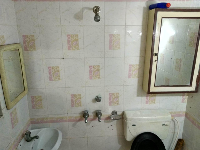 Bathroom 2, WeKare Guest House, Khordha