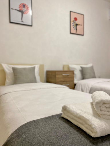 Bedroom 2, Spacious & Cozy 2 bed Apartment with Fast WiFi, Stara Zagora