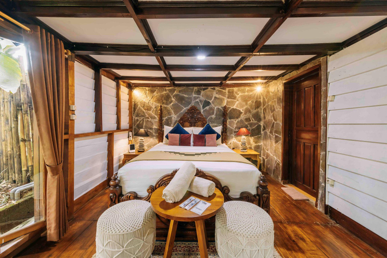 The Lodge Maribaya - Bedroom