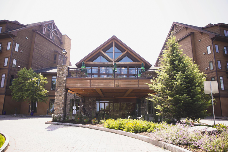 Exterior & Views, Burke Mountain Hotel, Caledonia