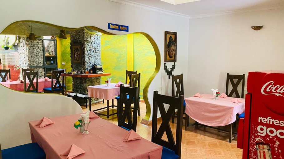 Restaurant 2, parachichi house Bed and Breakfast, Arusha Urban