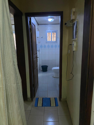 Bathroom 2, Residence H - Ekoumdoum, Mfoundi
