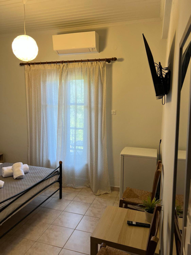 Bedroom 2, Kanarinia Guesthouse, Thessaly